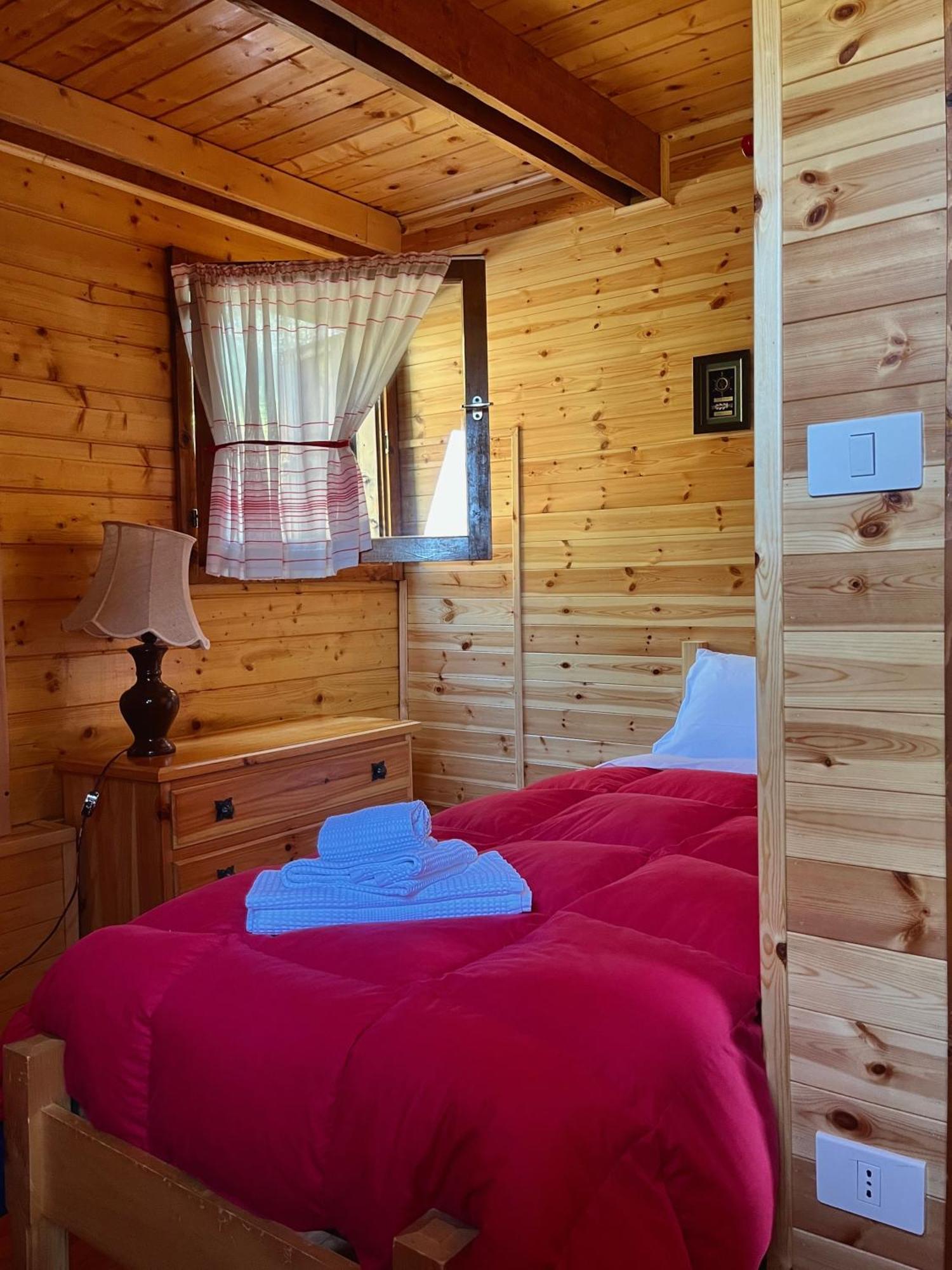 Chalet Natura La Taverna Dei 3 Porcellini Cavaliere  Esterno foto