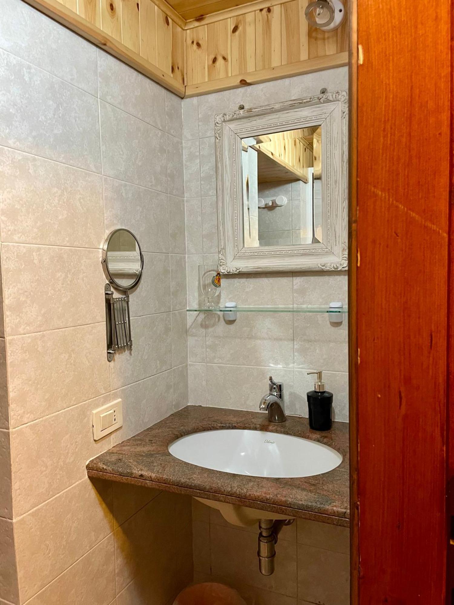 Chalet Natura La Taverna Dei 3 Porcellini Cavaliere  Esterno foto