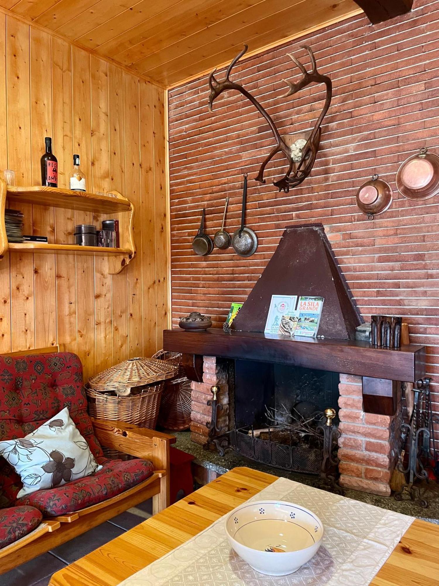 Chalet Natura La Taverna Dei 3 Porcellini Cavaliere  Esterno foto