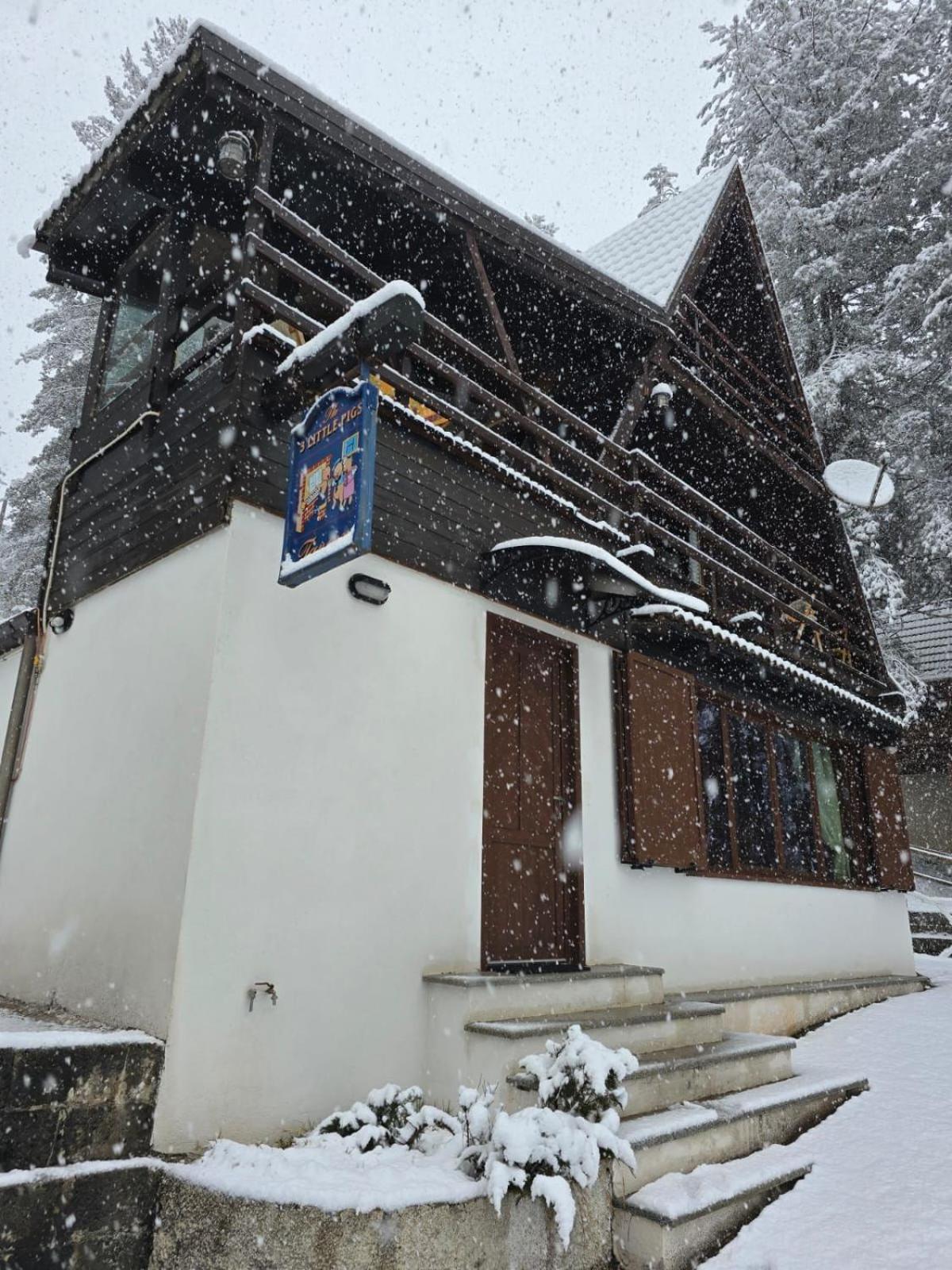 Chalet Natura La Taverna Dei 3 Porcellini Cavaliere  Esterno foto